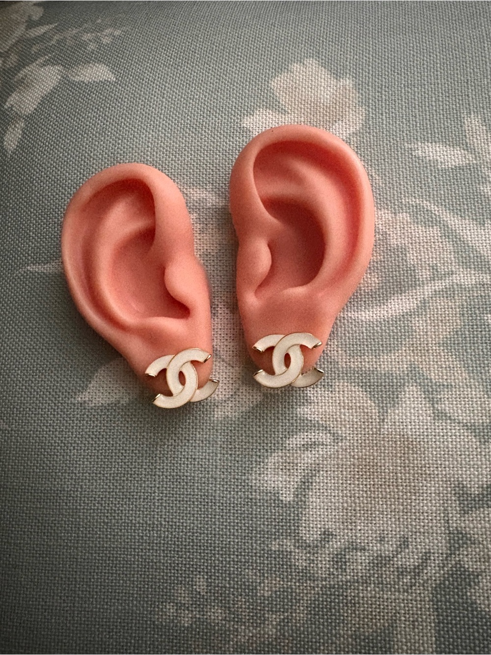 Classic Interlocking Logo Stud Earrings - White/Gold